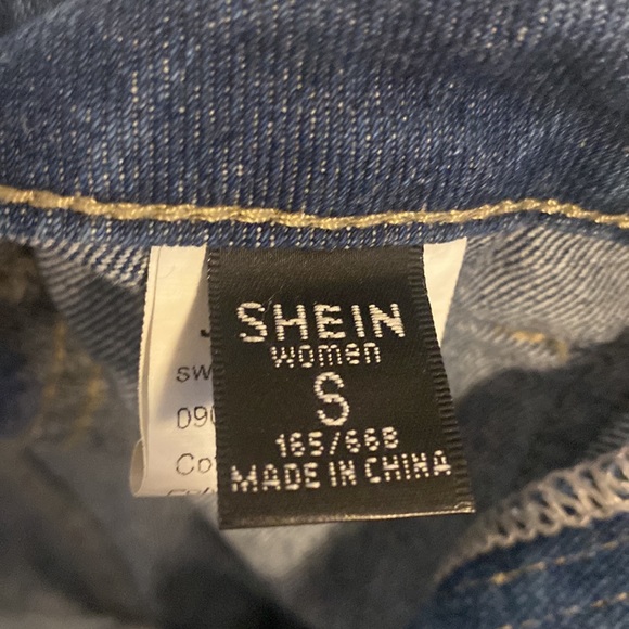 SHEIN cargo jeans in size small - Picture 3 of 3